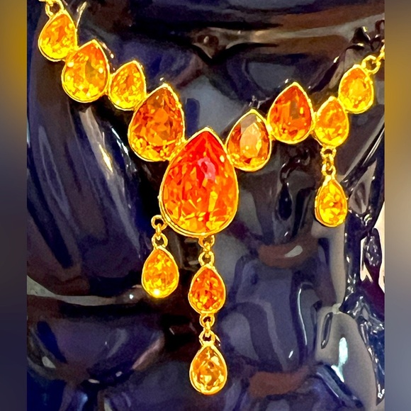 NWOT gold tone necklace with Swarovski elements - Picture 4 of 11